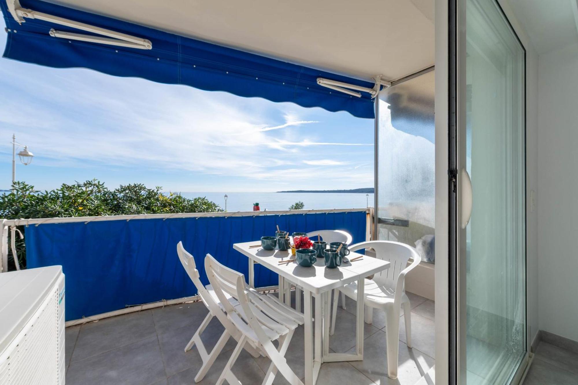 2-br Seafront In Cannes